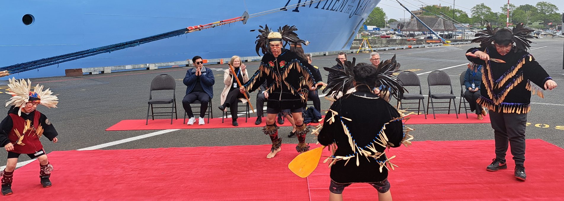 Lək̓ʷəŋən Traditional Dancers